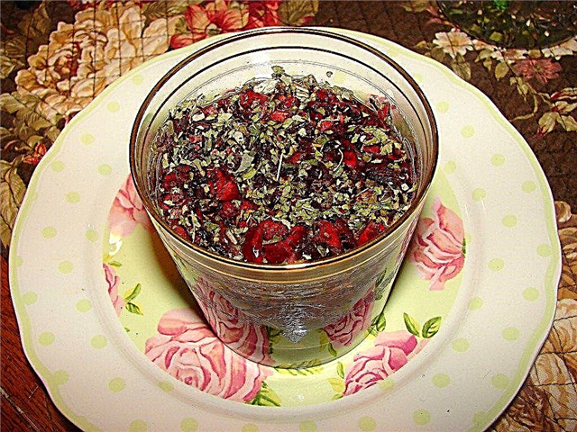 Kako narediti čaj iz cvetnih listov vrtnic in ledenih kock vrtnic